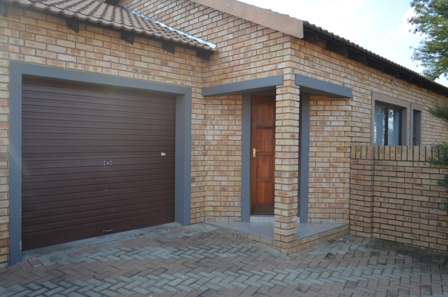 2 Bedroom Property for Sale in Meiringspark North West